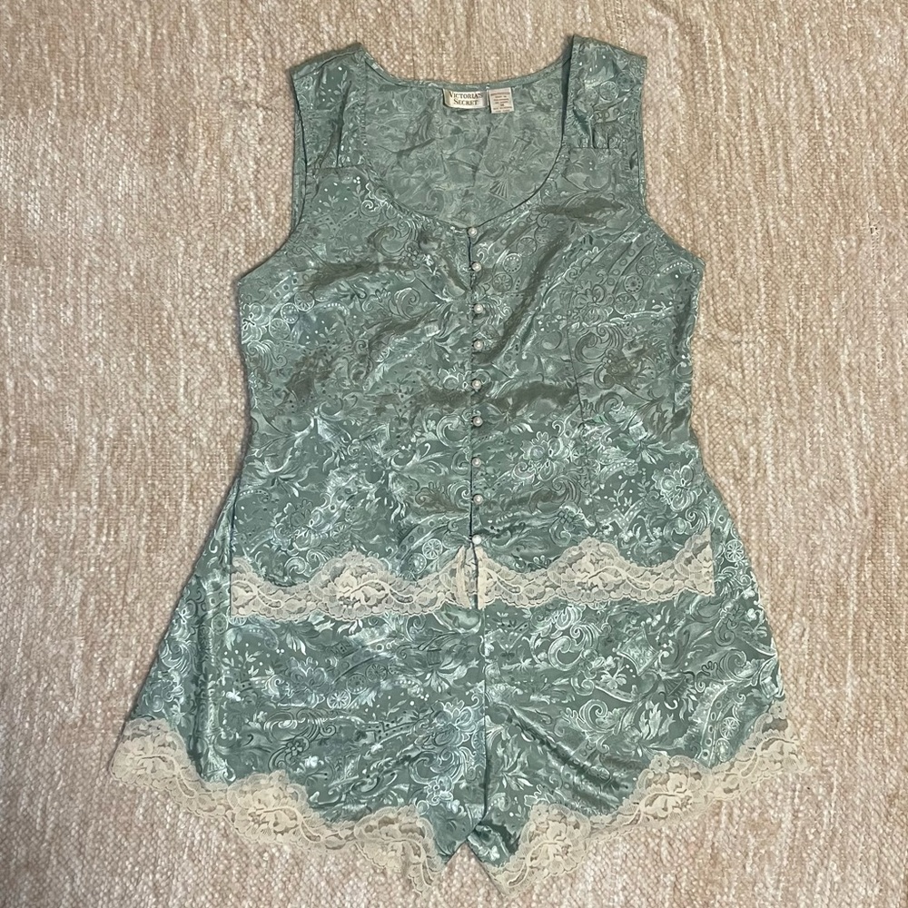 Vintage Gold Label Victoria’s Secret Sleep Set Medium